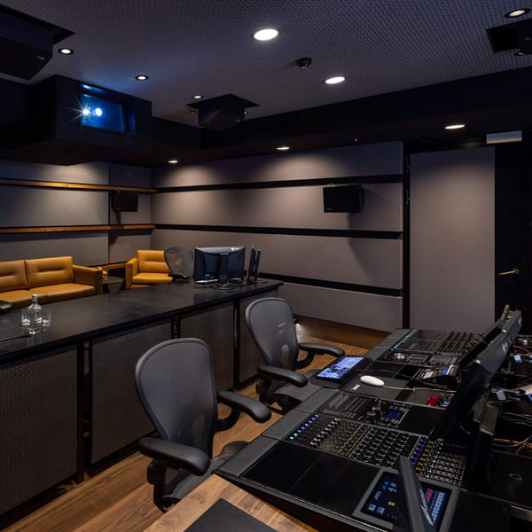 De Lane Lea - Warner Bros Studios — photo 3