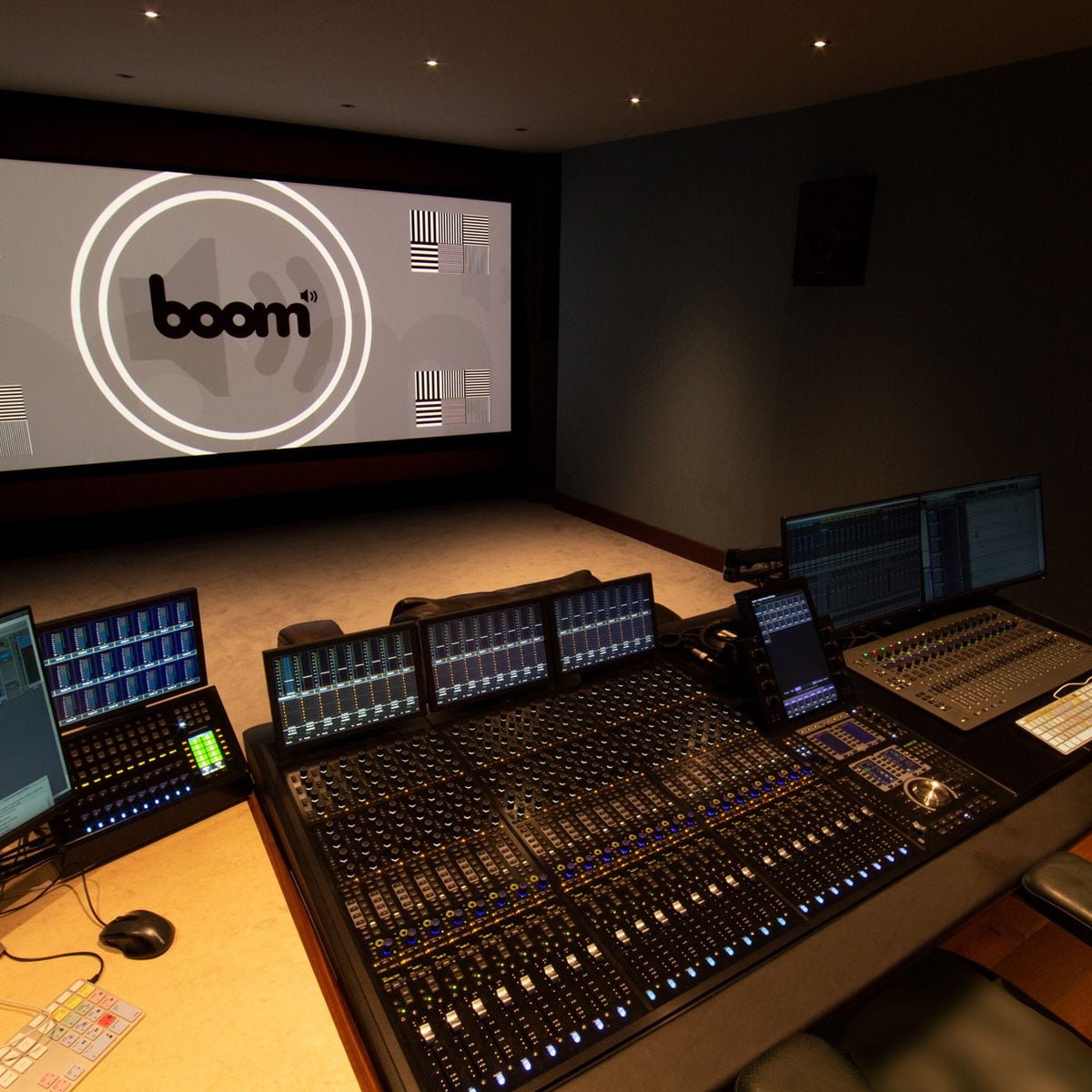 Boom Post — photo 4