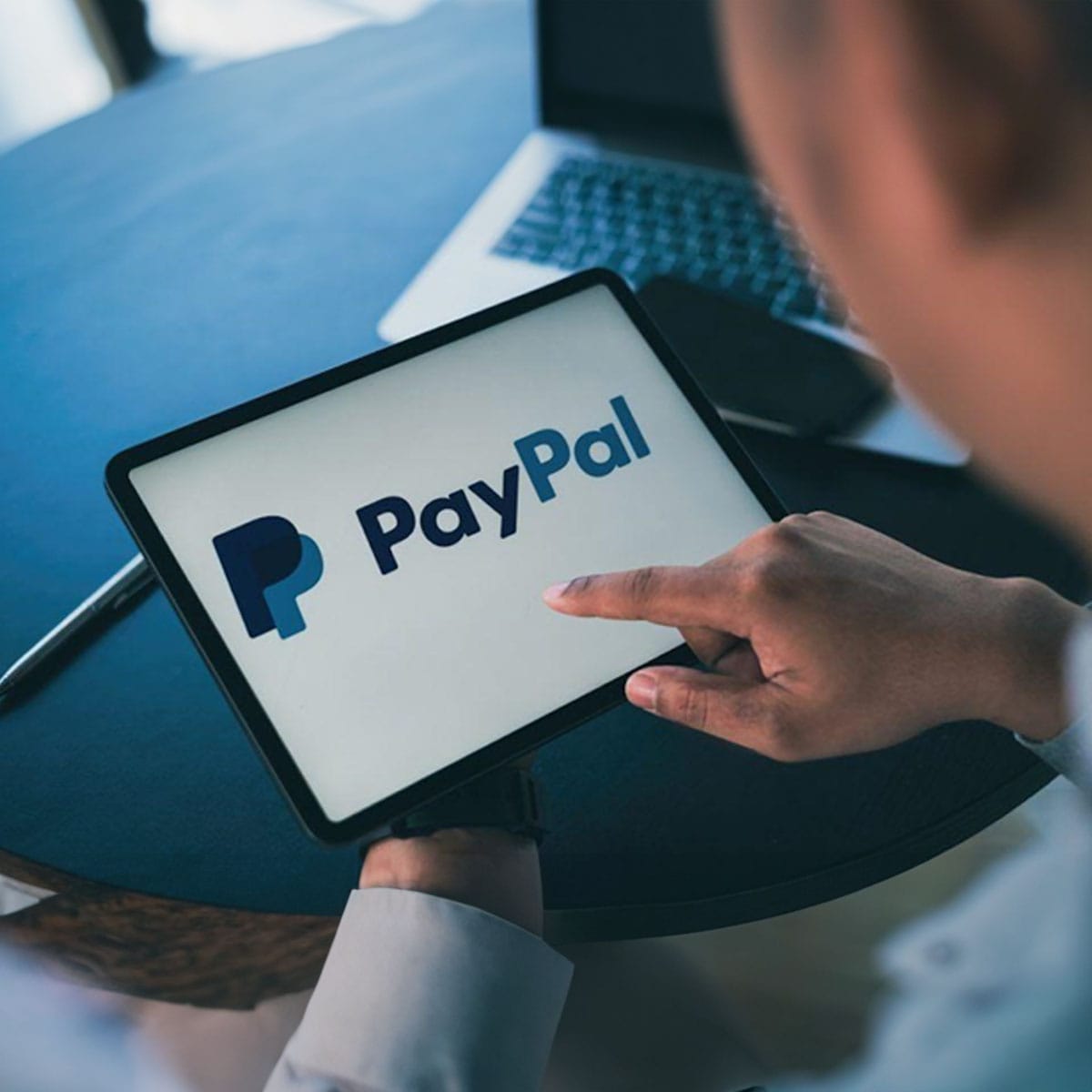 Seamless Soho: Discover London’s Chic District with the Help of PayPal