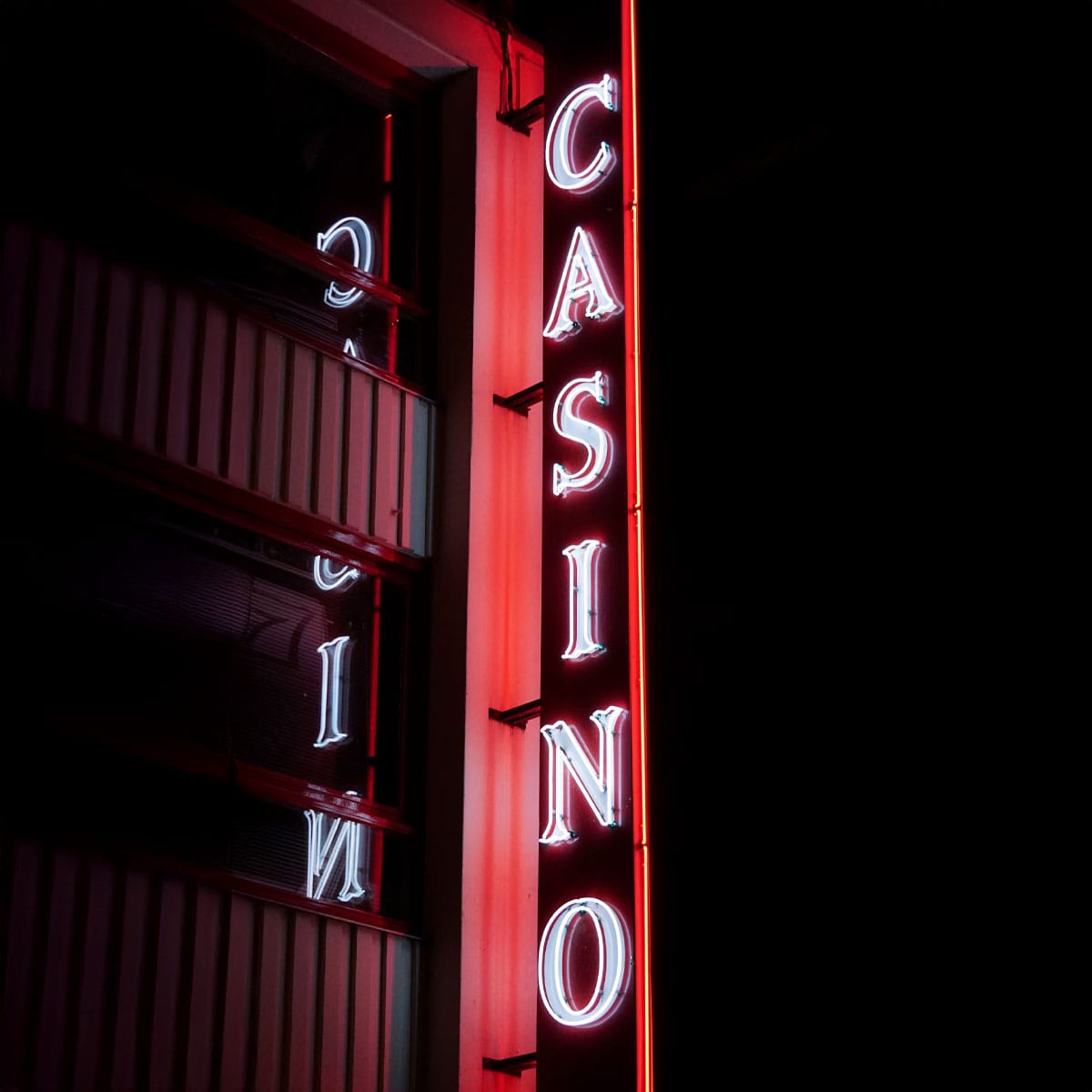 Lively Empire Casino Bar in Soho featuring networked players and vibrant atmosphere