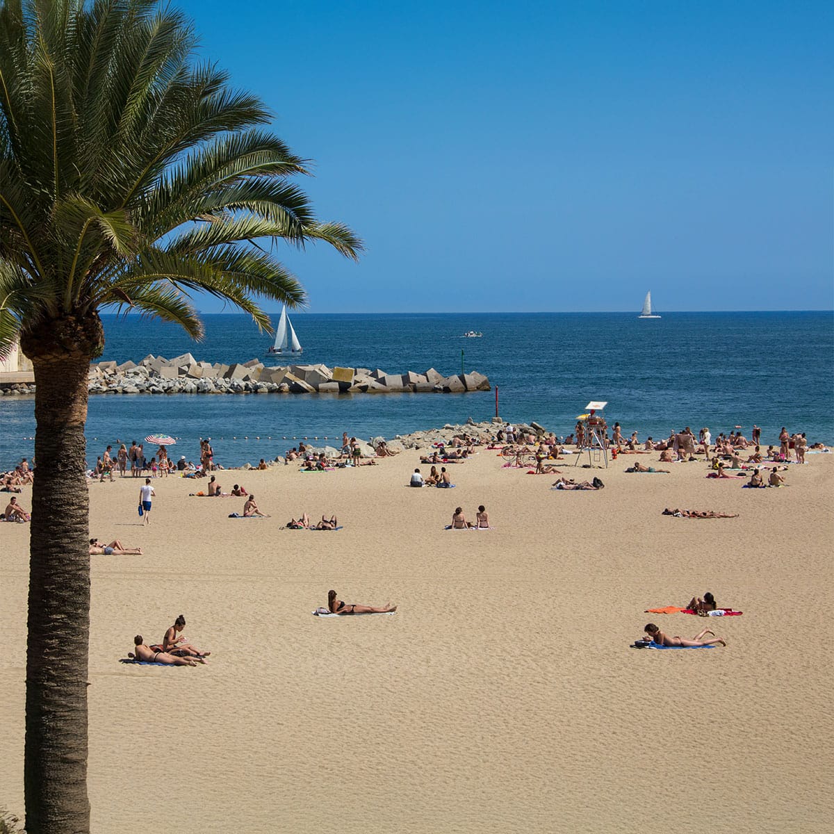 Spanish destination landscape showing seasonal travel conditions and attractions