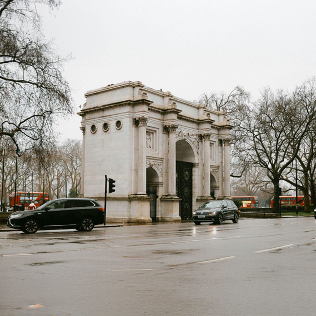 Is Composite Bonding Right for You? A Look at Marble Arch, London Options