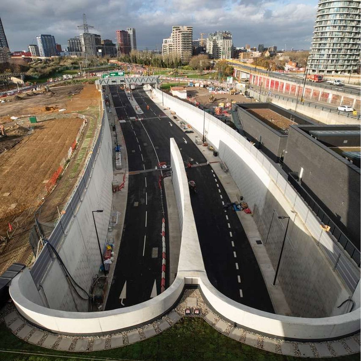 The Silvertown Tunnel is Now Open: A Game-Changer for East London's Transport!