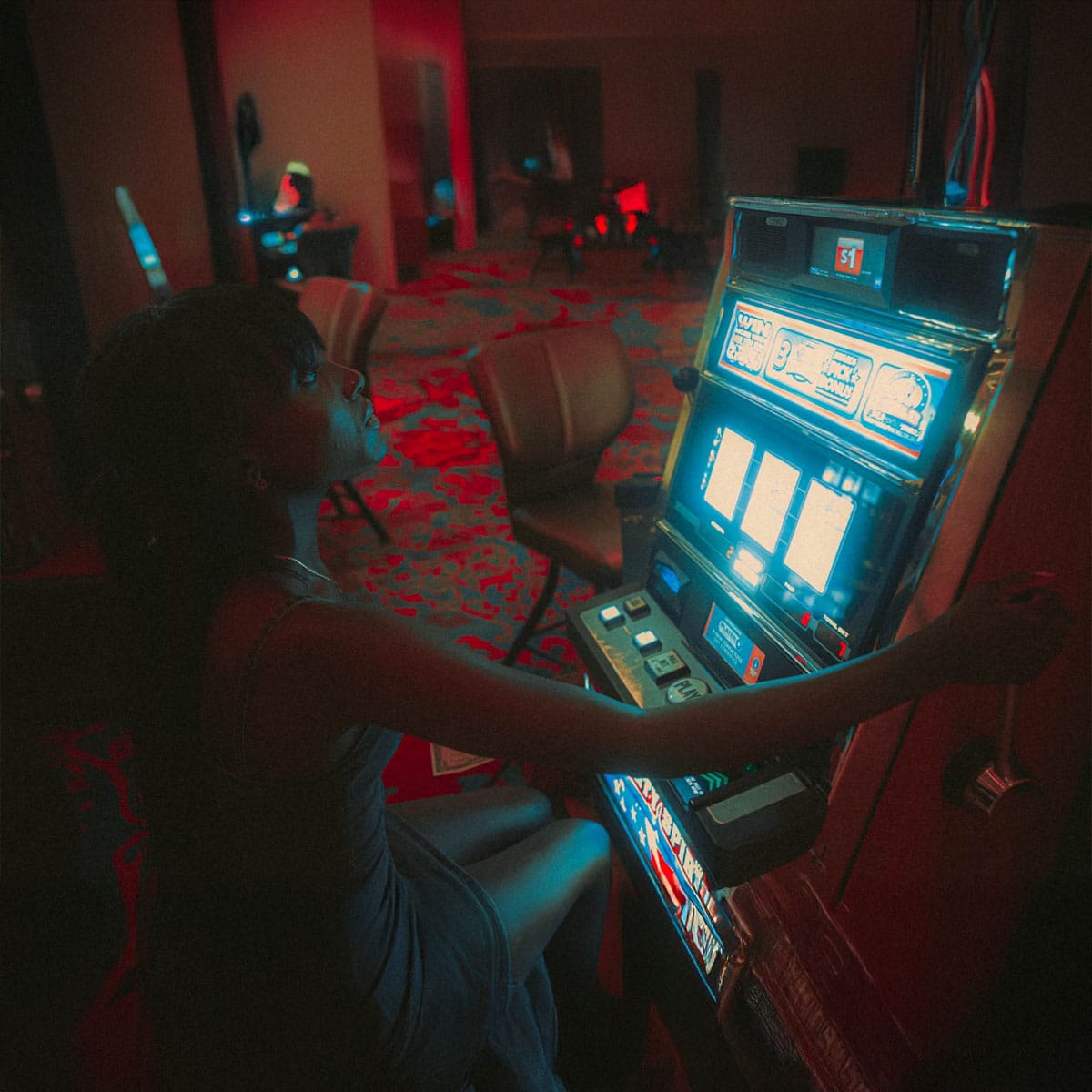 Virtual reality headset technology for immersive online casino gaming experience