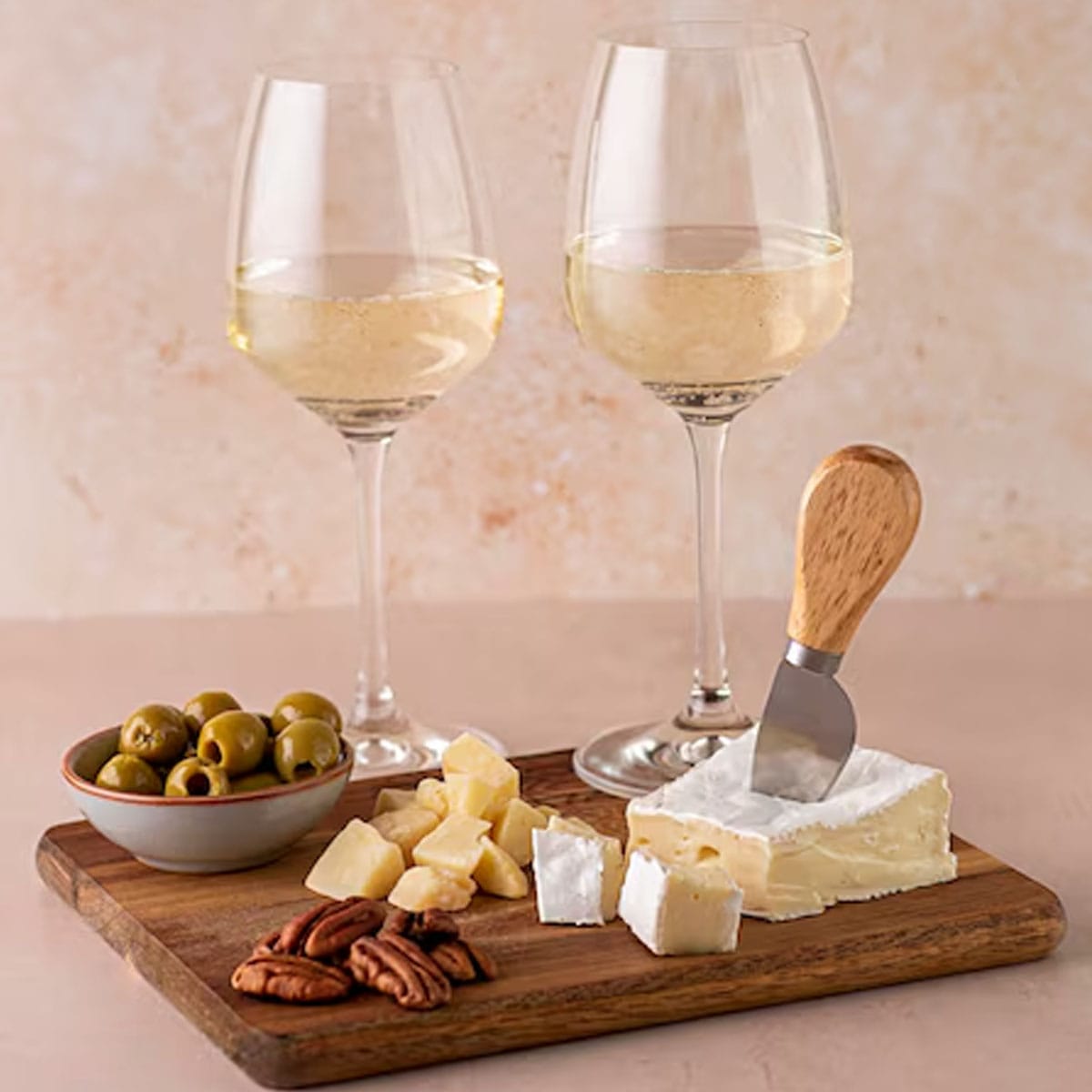 Natural wine producer example Producer vineyard or winery demonstrating natural white wine production methods and site expression