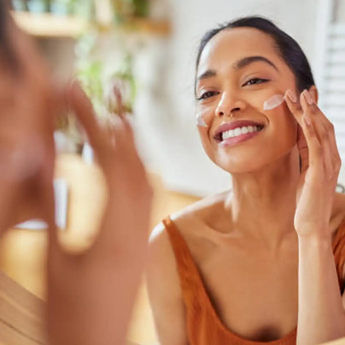 Hydrating cream for PCOS skin Moisturiser cream with ceramides and hyaluronic acid for PCOS-prone skin hydration